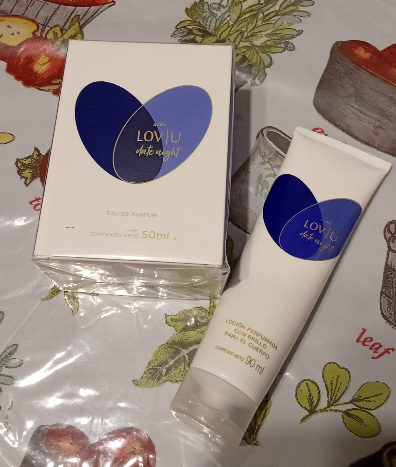 Combo Perfume y loción de cuerpo LOV U